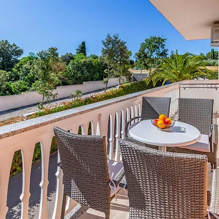 Apartamento Rok 6 By Interhome Pula