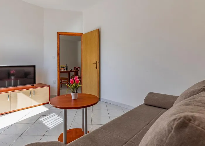 Rok 6 By Interhome Pola